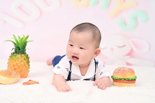 内江宝宝在妈妈肚子里